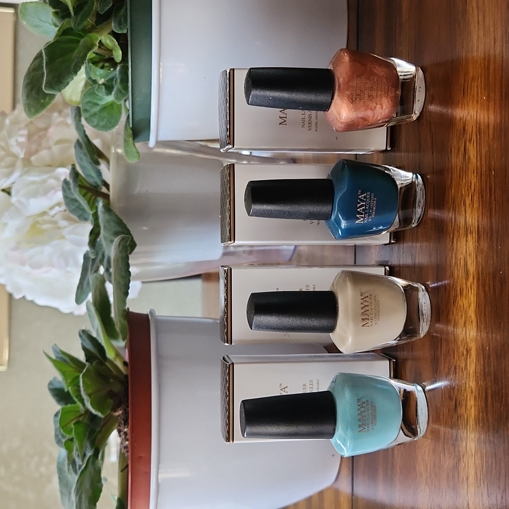 Maya Nail Lacquer Polish